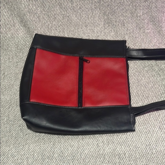 Red and Black Shoulder Bag - Picture 14 of 15